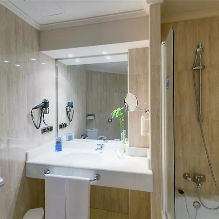 Exe Centro Hotel 4*