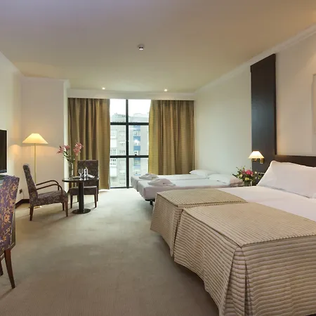 فندق Exe Centro 4*