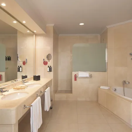 Exe Centro فندق 4*