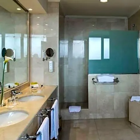 فندق Exe Centro 4*