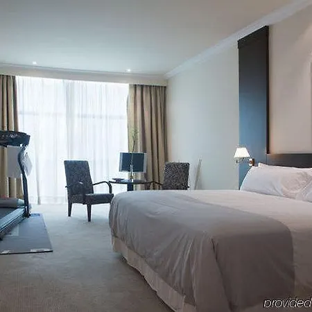 فندق Exe Centro 4*