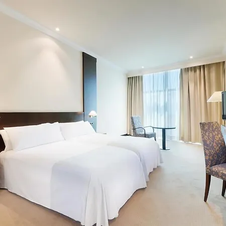 فندق Exe Centro 4*