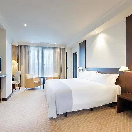 فندق Exe Centro 4*