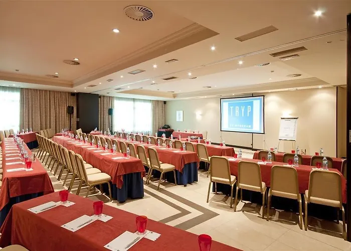 Exe Centro Готель