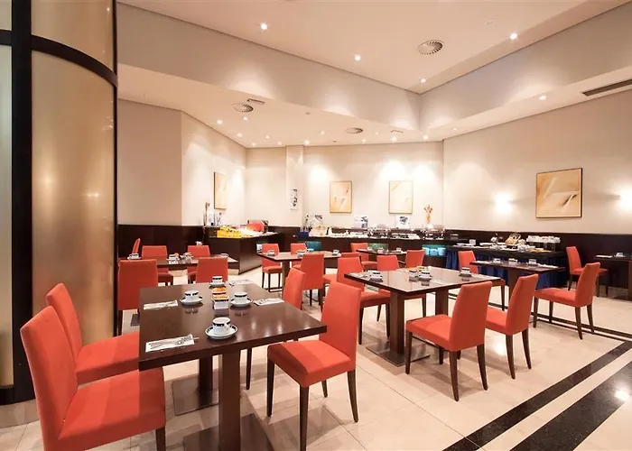 Exe Centro 4* Ов'єдо