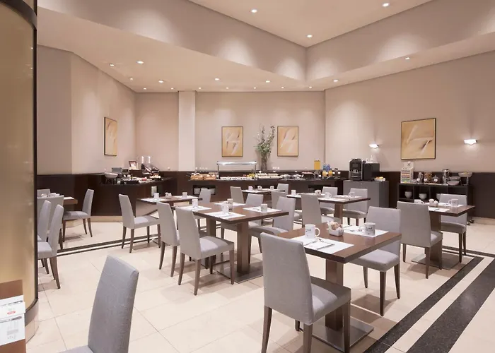 Exe Centro 4* Ов'єдо