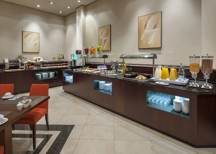 Exe Centro Готель 4*