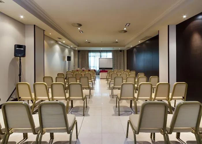 Готель Exe Centro Ов'єдо