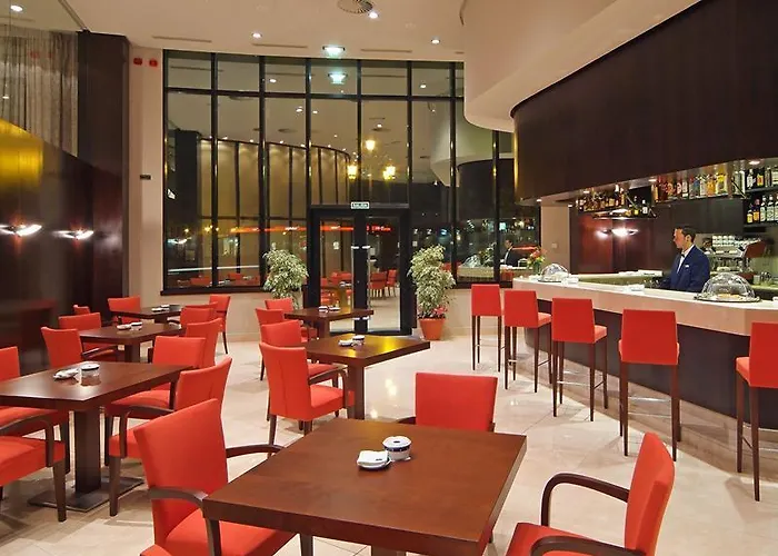 Exe Centro Готель Ов'єдо