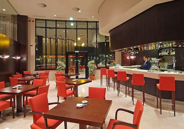 Готель Exe Centro 4*