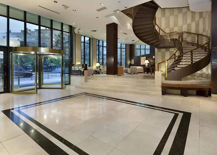 Готель Exe Centro Ов'єдо